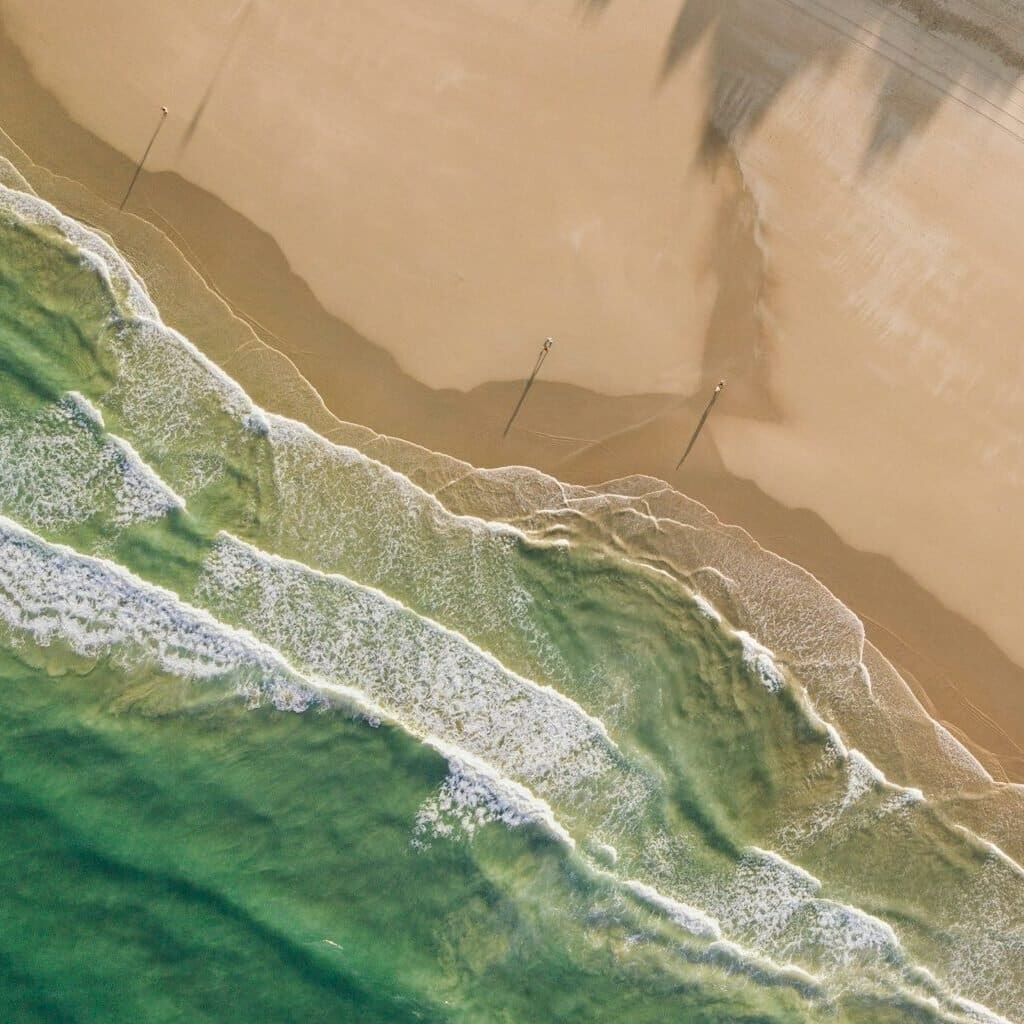 You are currently viewing Hyper Independence vs Individualism (2026) – Which One Is Actually Helping You? (A Reflective Guide)