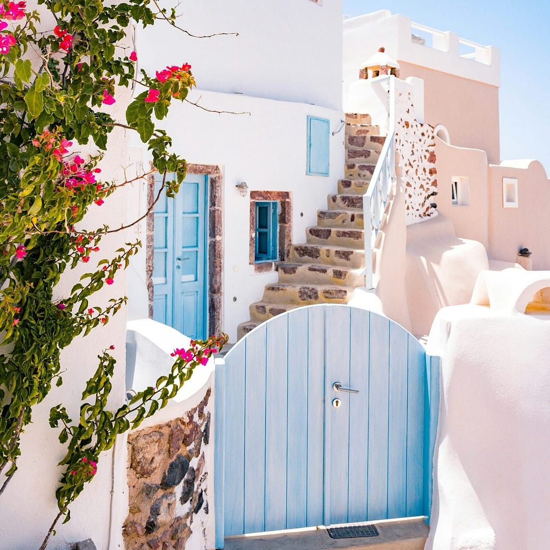 Read more about the article How to Prepare for Your First Solo Trip in 2026 – A Calm, Step-by-Step Guide